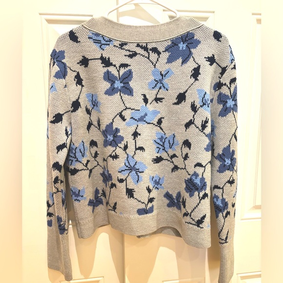 Club Monaco 100% wool blue grey floral cardigan - Picture 4 of 9